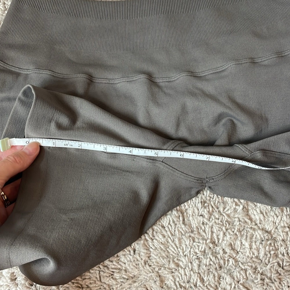 Skims Contour Lounge Bike Shorts - Picture 12 of 12